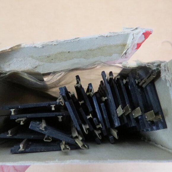 7 Assorted Vtg Tyco HO Scale Train Box Cars, Tanker, Caboose + 16 Curved Tracks - Picture 16 of 16